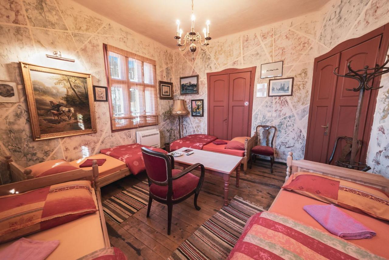 Guest House Malkia Inter เวลีคอเทอร์โนโว ภายนอก รูปภาพ